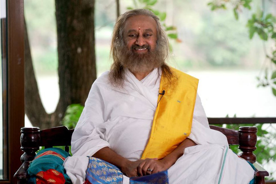 How to strike a balance between mother and wife? Know the remedy suggested by Sri Sri Ravi Shankar